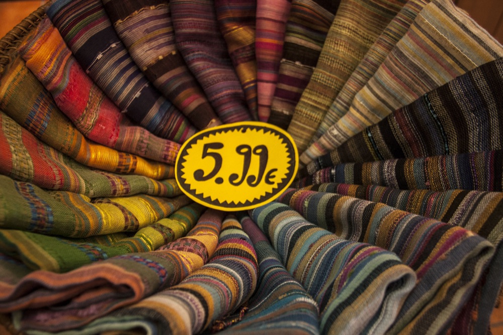 Ručne tkané šály a šatky z Indie